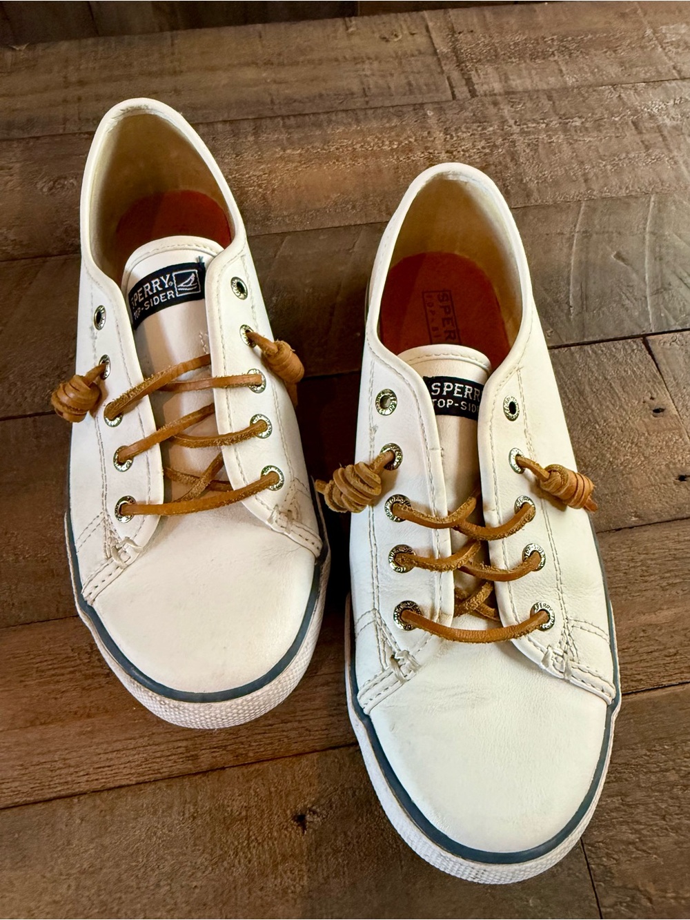 Sperry Seacoast Leather Sneakers US Women’s 6 US men’s 4 1/2
